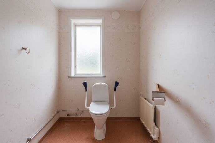 11 rum Villa på Norra Hökhuvudsvägen 2 Gimo Östhammars kommun - bild 9