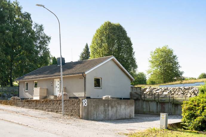 Kyrkvägen 18, Åled, Halmstads kommun