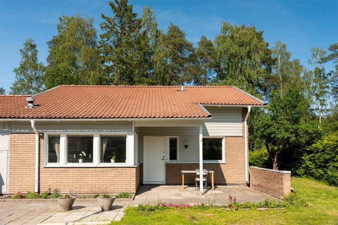 5 rum parhus på LABYRINTVÄGEN 18 Guldkullen, Västerås kommun - bild 2