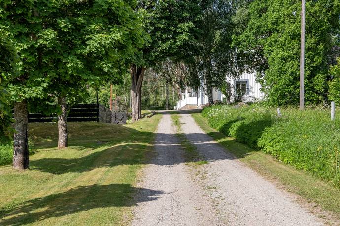 7 rum Gård/skog på Gäsjö 30 Norbergs kommun - bild 6