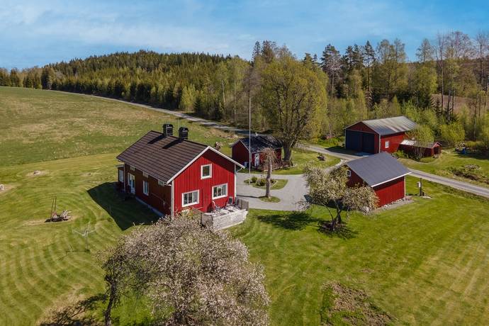 8 rum Gård med skogsbruk på Södra Backen 2 Ärtemark Bengtsfors kommun - bild 6
