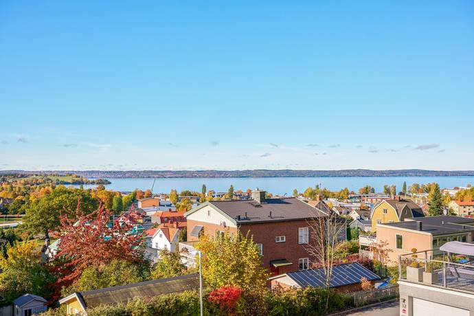 9 rum villa på Bergsgatan 30 Huskvarna, Jönköpings kommun - bild 2