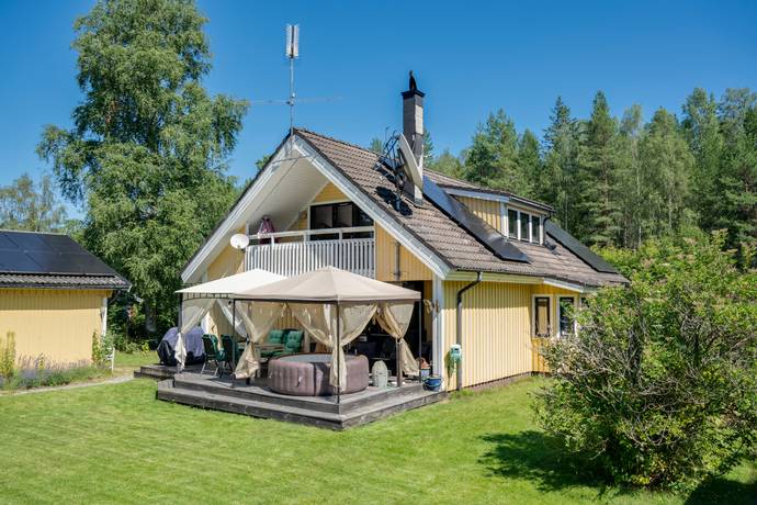5 rum villa på Rävbergsvägen 29 Nora, Nora kommun - bild 1