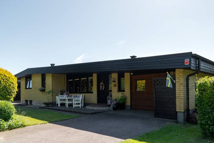 10 rum villa på Klövergatan 10 Bjuv, Bjuvs kommun - bild 1