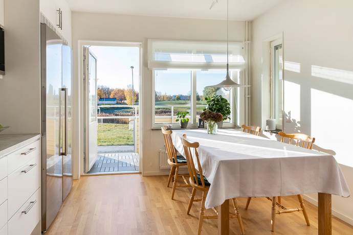 3 rum lägenhet på Vänortsgatan 3 Lillhamra, Västerås kommun - bild 1