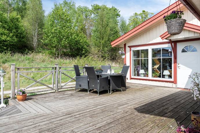4 rum Gård utan jordbruk på Lekvall 241 Lilla Edet Lilla Edets kommun - bild 3