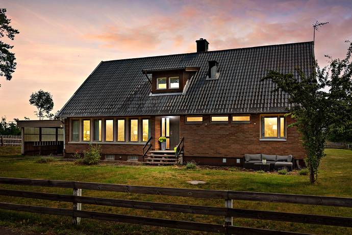 7 rum villa på Tvärvägen 3 Bäckebo, Nybro kommun - bild 1