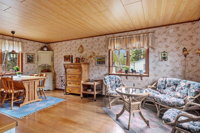 2 rum Vinterbonat fritidshus på Prästtorpsvägen 24 Mälby Norrtälje kommun - bild 6