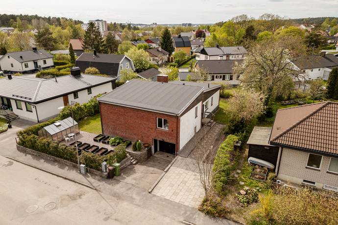 5 rum villa på Stenbärsgatan 8 Fanna, Enköpings kommun - bild 1