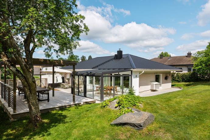 6 rum villa på Runborgsvägen 10 Täby Kyrkby, Täby kommun - bild 1
