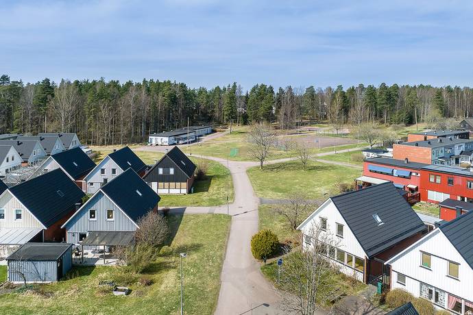 5 rum villa på Brännmyrsgatan 101 Stockfallet, Karlstads kommun - bild 1