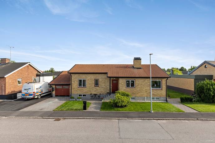 4 rum villa på Femkampsgatan 33 Eyraområdet centralt Sörby/Eklunda, Örebro kommun - bild 2
