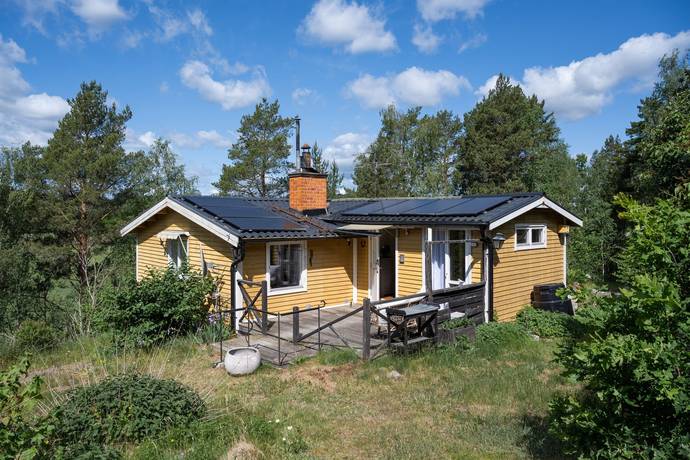 Hundby, Gnesta kommun
