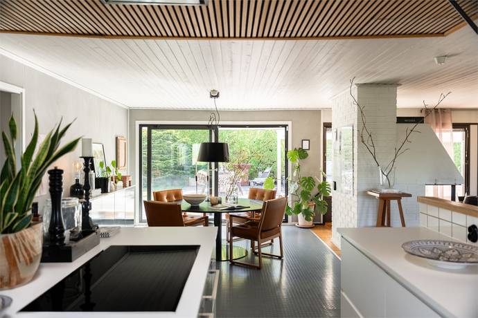 7 rum villa på BYALAGSGATAN 12 Barkarö, Västerås kommun - bild 1