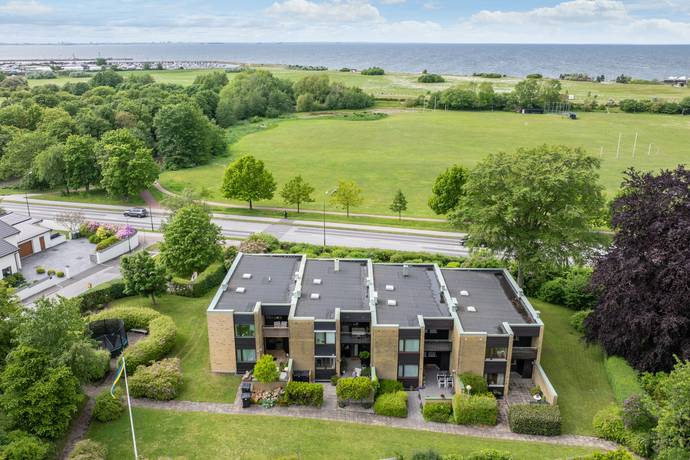 7 rum villa på Vikingsbergsvägen 61 Bellevue sjösida, Malmö kommun - bild 1