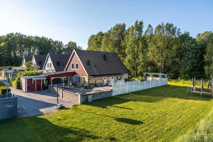 6 rum villa på Gamla vägen 17 Adolfsberg, Örebro kommun - bild 1