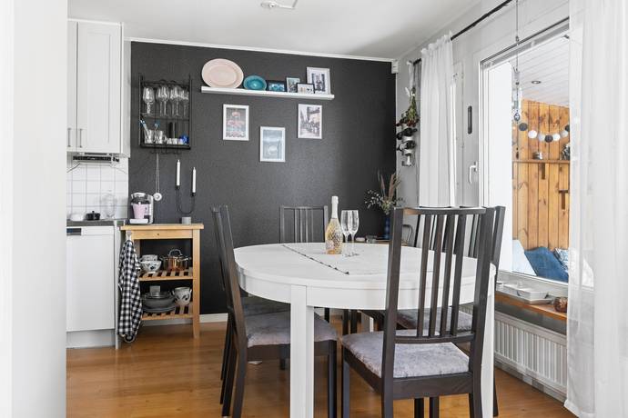 5 rum Par-/kedje-/radhus på Disavägen 7 Ormsta Vallentuna kommun - bild 8