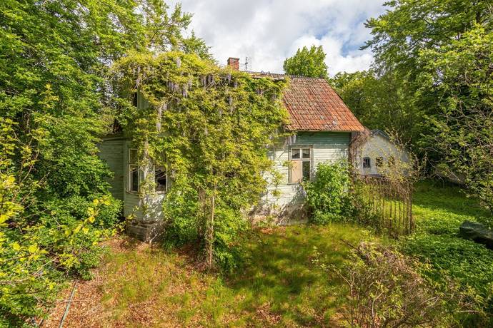 6 rum villa på Rödakorsgatan 9 Tyringe, Hässleholms kommun - bild 1