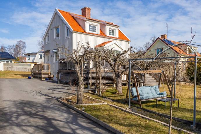4 rum villa på Sagovägen 1 Rosenlund/Hagaberg, Södertälje kommun - bild 1
