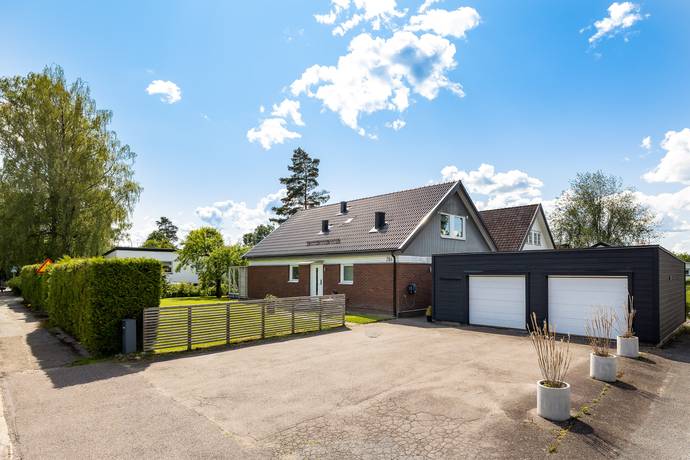 5 rum villa på Smedstorpsvägen 28B Adolfsberg, Örebro kommun - bild 1