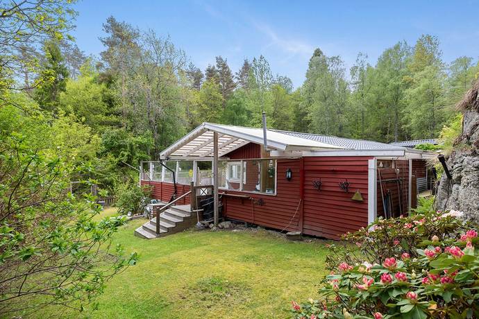 Tegen 105, Tegen / Korsgård, Stenungsunds kommun