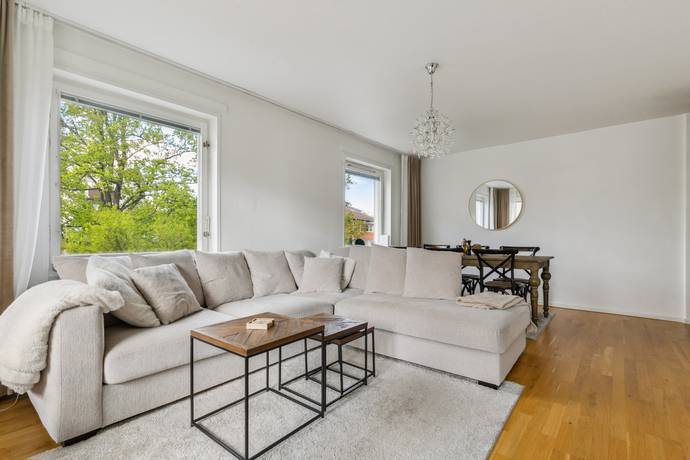 3 rum lägenhet på Sköndalsvägen 110, 3tr Sköndal - Sköndals Centrum, Stockholms kommun - bild 2