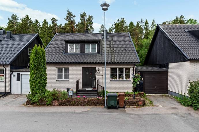 5 rum villa på Knipvägen 109 Margretelund, Österåkers kommun - bild 2