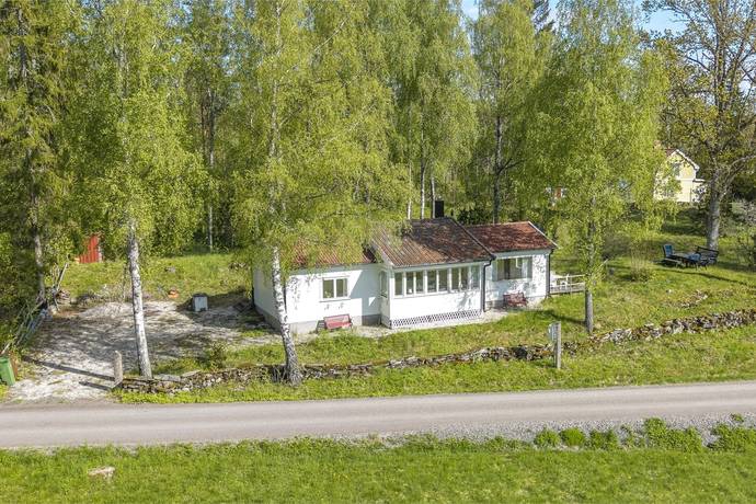 4 rum fritidshus på Ryrsvägen 28 Ryrhalvön, Melleruds kommun - bild 1