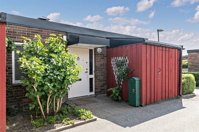 3 rum radhus på Vallmostigen 43 Bro - Finnsta, Upplands-Bro kommun - bild 1