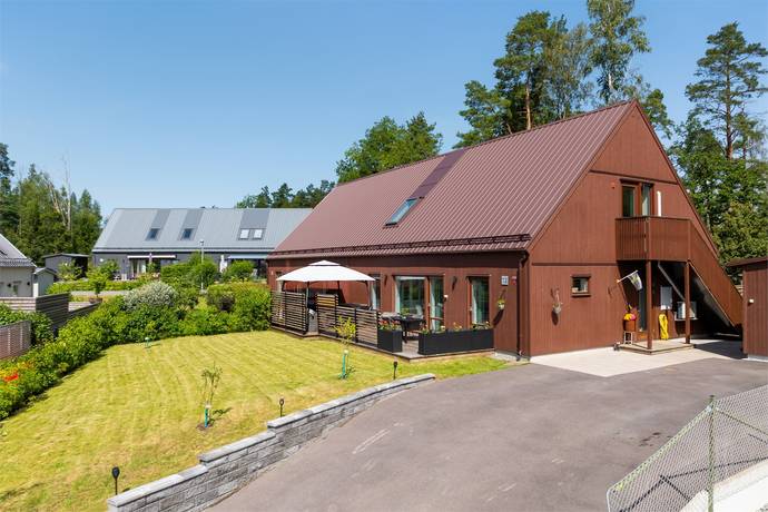 5 rum parhus på Viggvägen 12 Haga, Enköpings kommun - bild 1