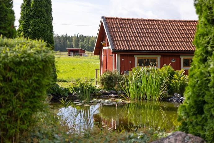 7 rum gård med jordbruk på Mosstorps gård Södermanland, Eskilstuna kommun - bild 3