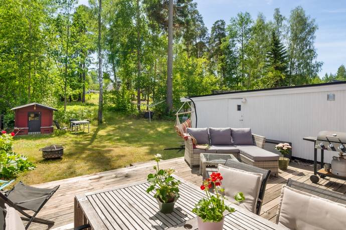 5 rum kedjehus på Vadmalsvägen 5 Ekerö Träkvista, Ekerö kommun - bild 2