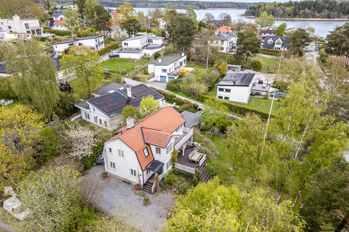 7 rum Villa på Drakskeppsvägen 20 Viggbyholm Sjösidan Täby kommun - bild 11