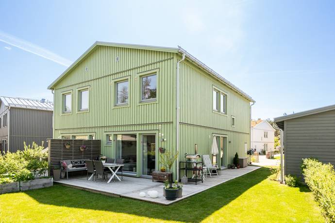 5 rum Par-/kedje-/radhus på Plantslingan 62 Länna Huddinge kommun - bild 1