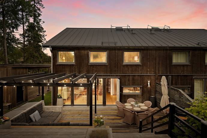 6 rum parhus på Ida Westerbergs Väg 8 Stavsnäs, Värmdö kommun - bild 1