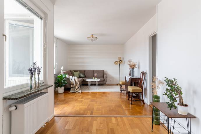 2 rum lägenhet på Lovisebergsvägen 12 Karlsdal, Västerås kommun - bild 2