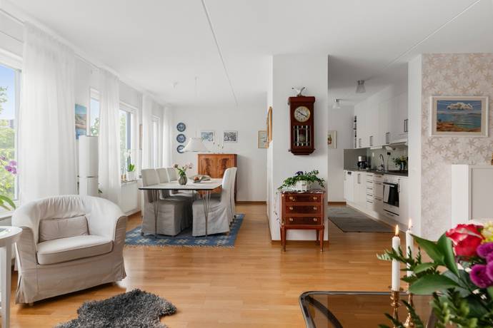 4 rum lägenhet på RÅCKSTAVÄGEN 19 LGH 1401 Råcksta, Stockholms kommun - bild 5