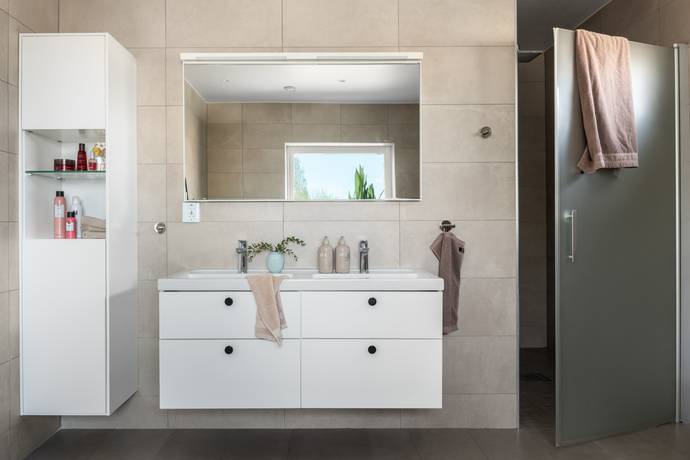 8 rum Villa på Västerskärsringen 41B Svinninge Österåkers kommun - bild 38