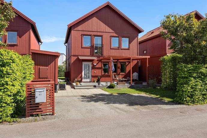 5 rum radhus på Åkersrovägen 41 Enköping, Enköpings kommun - bild 1