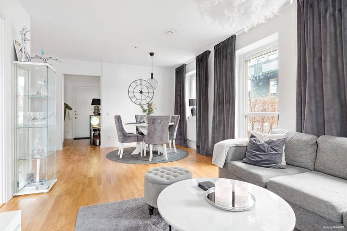 2 rum lägenhet på Dansbanevägen 3 Centralt, Österåkers kommun - bild 1