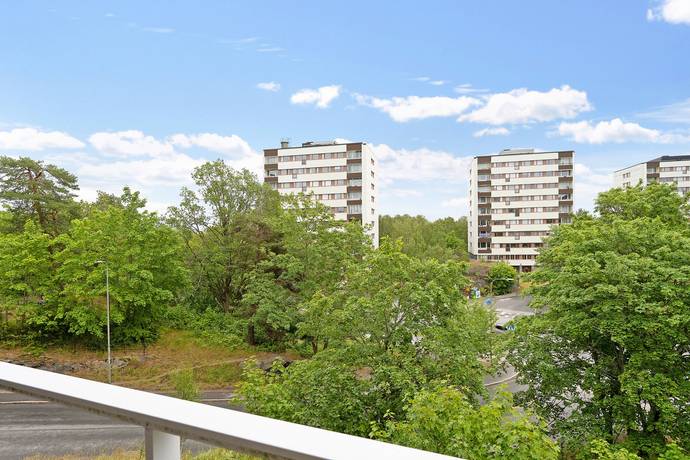 2 rum lägenhet på Tornslingan 31 Trångsund, Huddinge kommun - bild 2