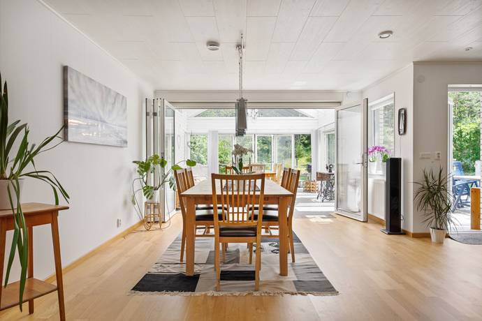 8 rum villa på Marmorvägen 25 Sjösa, Nyköpings kommun - bild 3