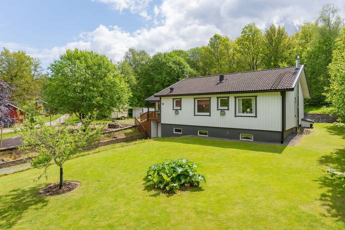 7 rum villa på Nedre Häljaredsvägen 10 Dalsjöfors, Borås kommun - bild 1