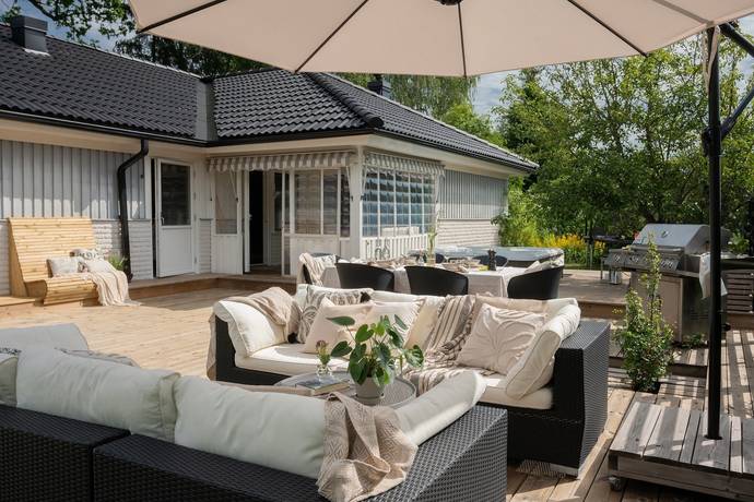 4 rum villa på Skogshemsvägen 37C Tullinge Skog, Botkyrka kommun - bild 1