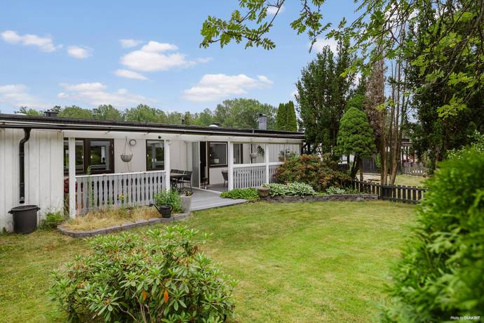 3 rum radhus på Snickarstigen 31 Salem, Salems kommun - bild 1