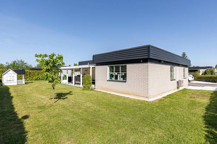 5 rum villa på Vinbärsvägen 24 Tuna, Hallstahammars kommun - bild 1