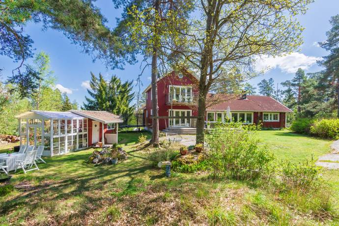 8 rum villa på Skåvsjöholmsvägen 4 Svinninge, Österåkers kommun - bild 4