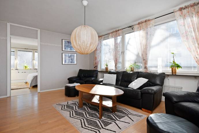 3 rum lägenhet på Höglundavägen 13 Jordbro, Haninge kommun - bild 2