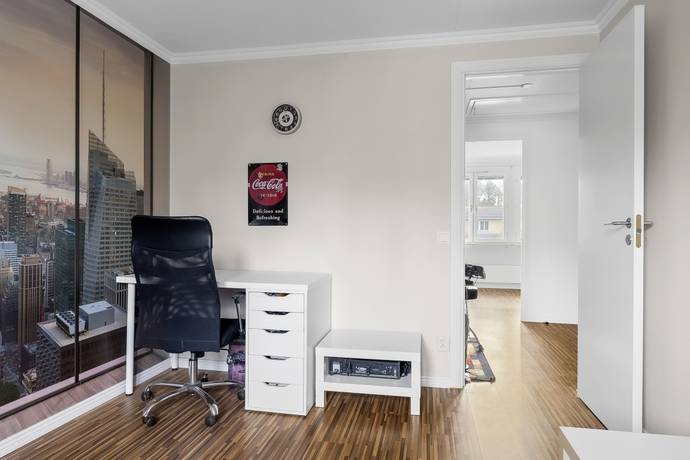 4 rum Radhus på Hovslagarvägen 6 Bålsta - Gillmarksbyn Håbo kommun - bild 18