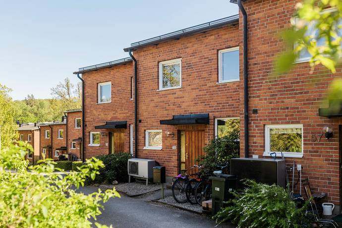 5 rum villa på Bergtorpstigen 55 Älvsjö - Långsjö, Stockholms kommun - bild 1